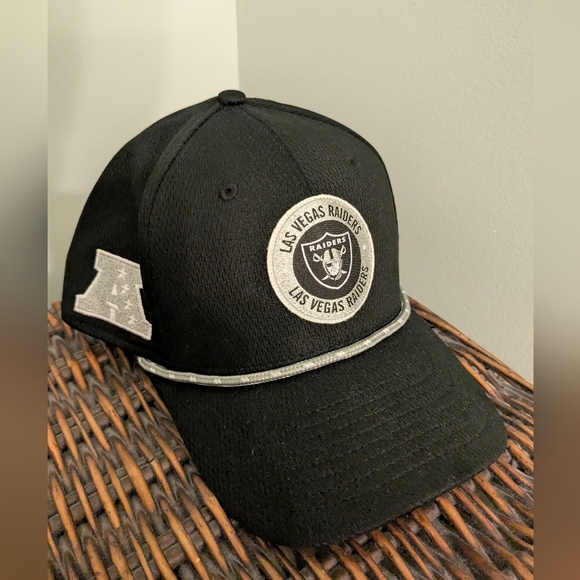 3/$15 NWOT Las Vegas Raiders Sideline NFL Hat - Picture 1 of 4